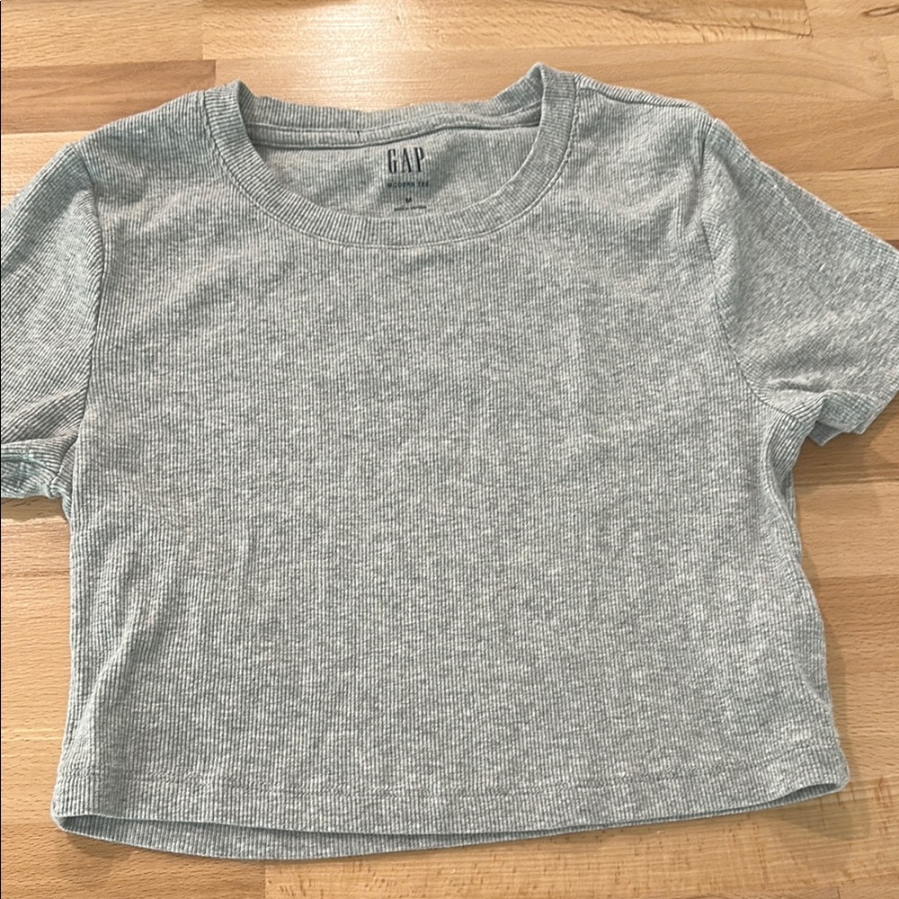 GAP Gray Ribbed Crop Top